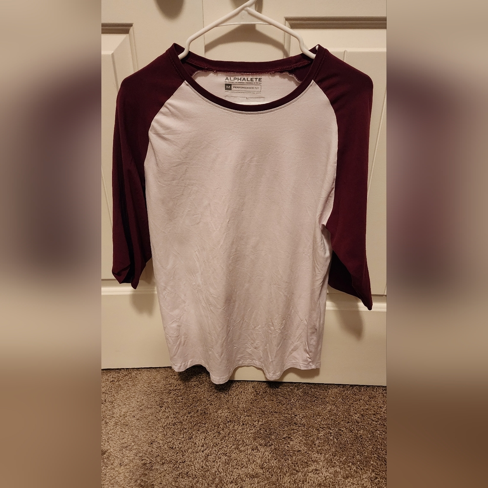 Alphalete Athletics - Performance Baseball Tee - M - Maroon/White